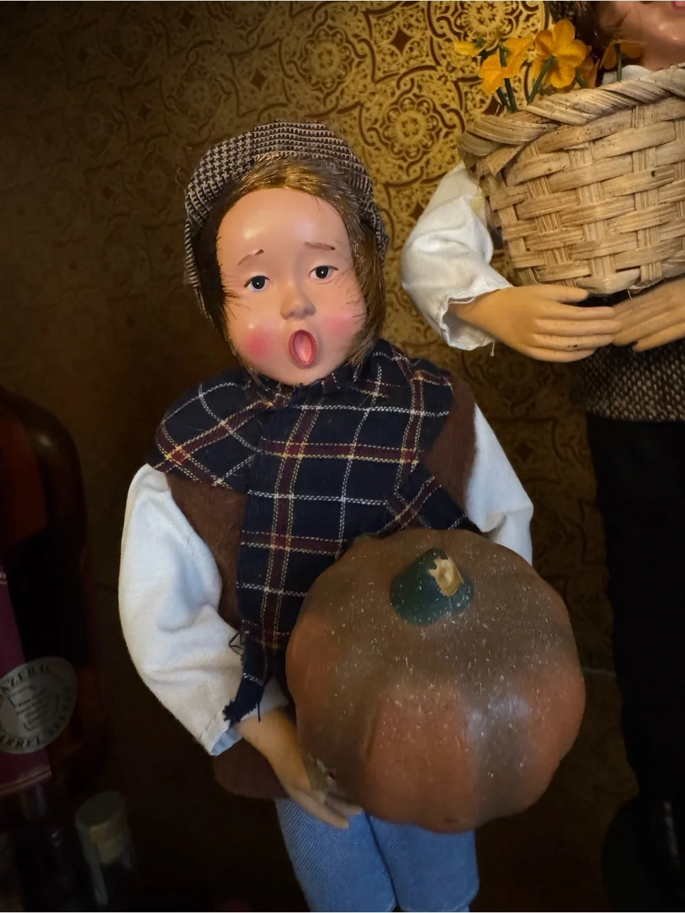 Vintage Byers Choice Carolers Harvest Thanksgiving Autumn Family Apples Pumpkin